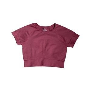 Cropped athletic shirt